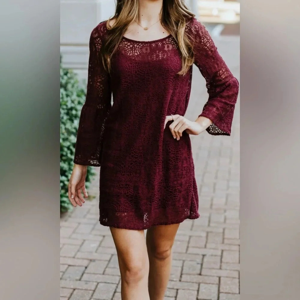 A. BYER - WOMEN'S MAROON WINE PURPLE LACE DRESS‎ - FLARED SLEEVES - SIZE M